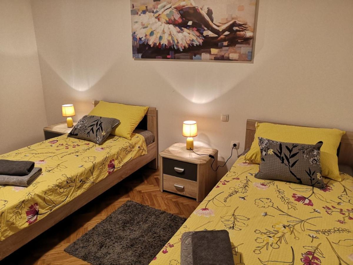 Eugenia Apartment Pula Bagian luar foto