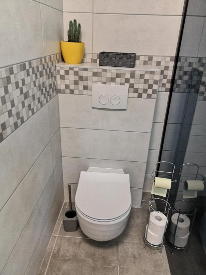 Eugenia Apartment Pula Bagian luar foto
