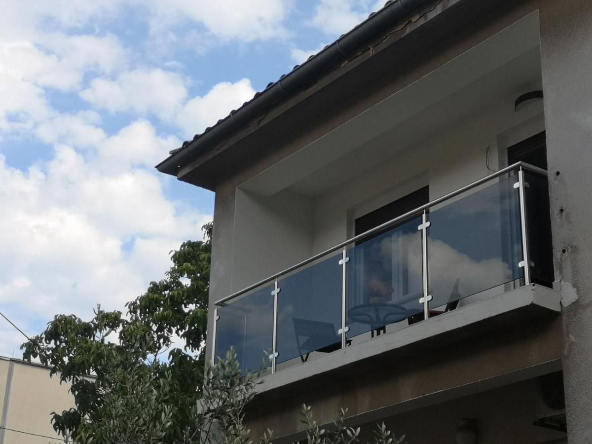 Eugenia Apartment Pula Bagian luar foto