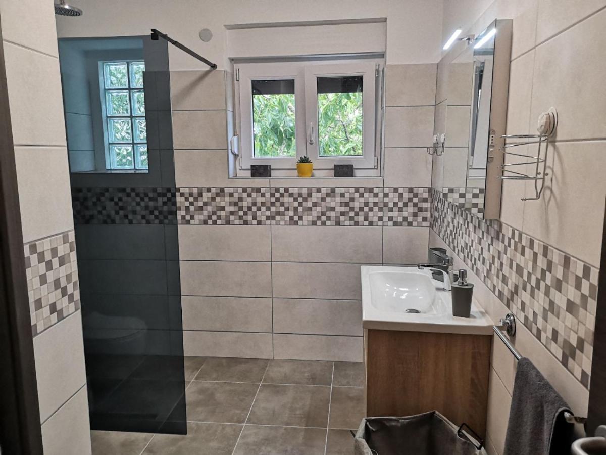 Eugenia Apartment Pula Bagian luar foto